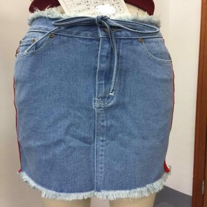 damska spódnica dżinsowa WS322 z paskiem